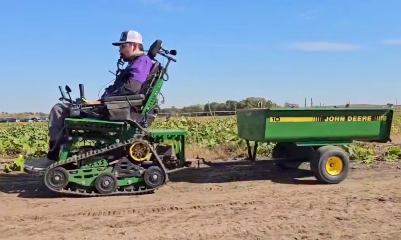 Второй пациент с Neuralink в голове научился управлять авиамоделями и программировать Arduino силой мысли