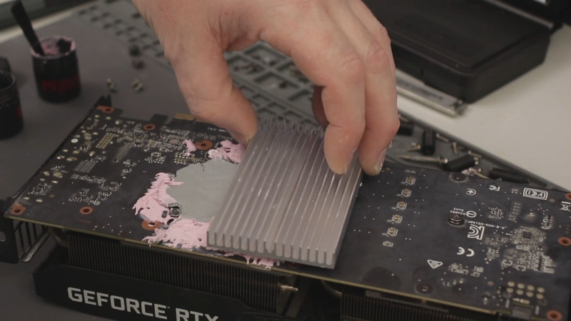 Энтузиаст приделал два процессорных кулера к GeForce RTX 2060 &mdash; температура упала на 35&nbsp;&deg;C