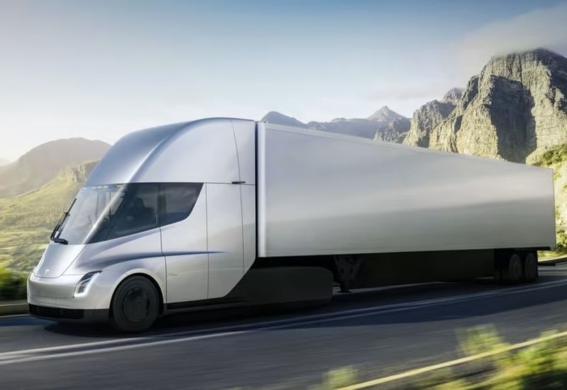 Хорошо уже было: Tesla начала готовить инвесторов к очередному обвалу продаж электромобилей