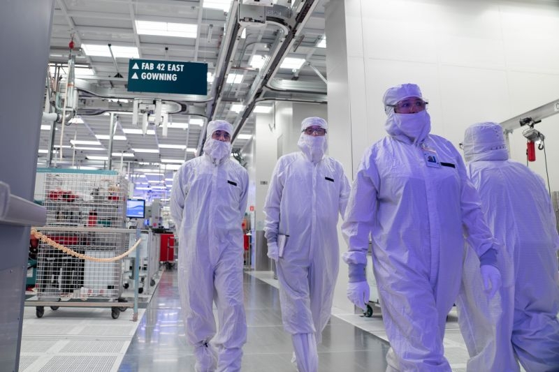 Intel приступила к массовому производству чипов по технологии 18A в Аризоне, но крупными сторонними заказами пока похвастать не может