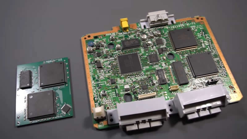 Моддер создал самую маленькую PlayStation 1 в мире &mdash; на настоящих чипах Sony
