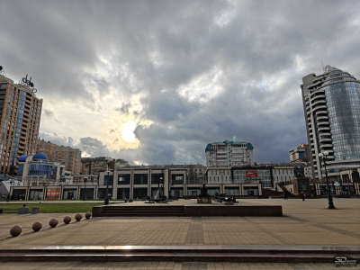 Обзор OnePlus 15R: почти флагман по цене смартфона среднего класса