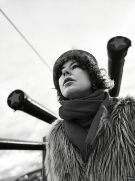 Обзор OnePlus 15R: почти флагман по цене смартфона среднего класса