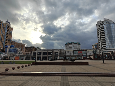 Обзор OnePlus 15R: почти флагман по цене смартфона среднего класса