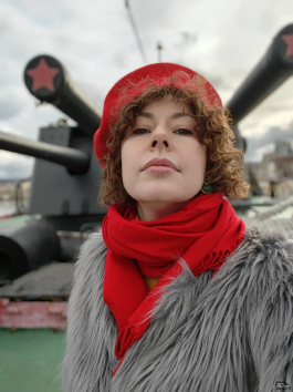 Обзор OnePlus 15R: почти флагман по цене смартфона среднего класса