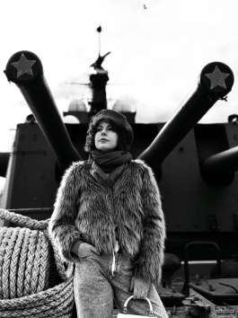 Обзор OnePlus 15R: почти флагман по цене смартфона среднего класса