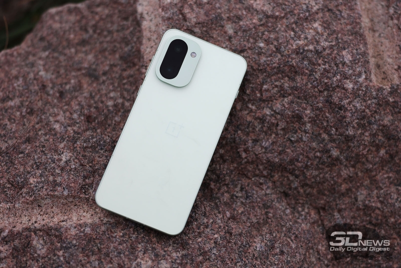 Обзор OnePlus 15R: почти флагман по цене смартфона среднего класса