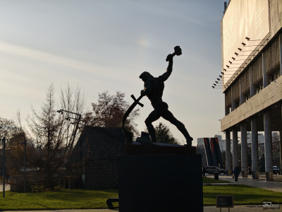 Обзор смартфона IQOO 15: время, вперед