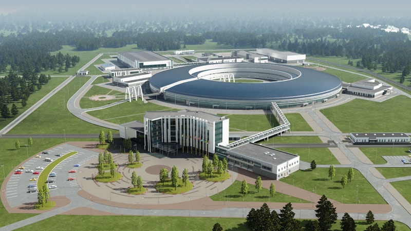 По основному накопительному кольцу российского синхротрона СКИФ впервые пронёсся рабочий пучок электронов