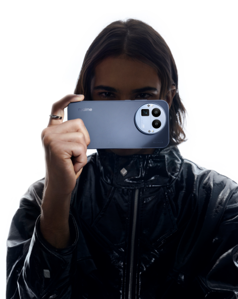 Смартфон Realme GT 8 Pro поступил в продажу в России по цене от 100 тыс. рублей