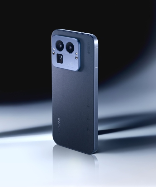 Смартфон Realme GT 8 Pro поступил в продажу в России по цене от 100 тыс. рублей