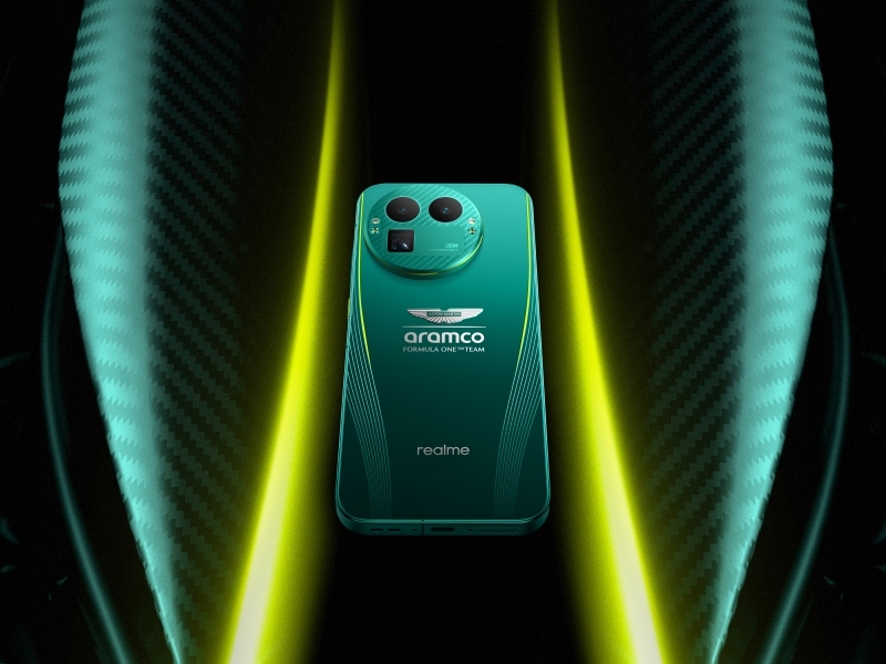 Смартфон Realme GT 8 Pro поступил в продажу в России по цене от 100 тыс. рублей