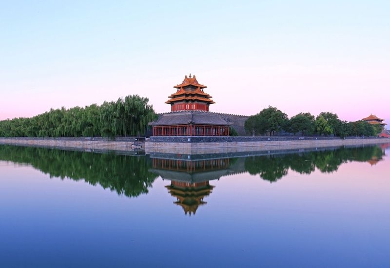 США отрезают Китай от американских денег &mdash; Трамп подписал закон о запрете инвестиций в ИИ и чипы