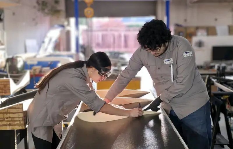 Стартап с российскими корнями Alef запустил ручную сборку летающих автомобилей в Калифорнии