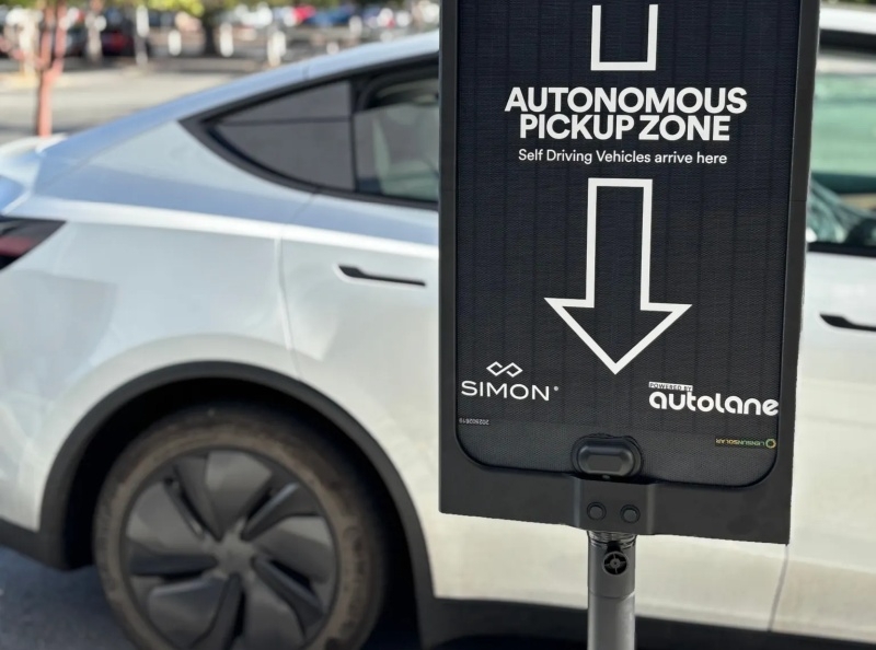 Стартап взялся навести порядок в хаосе роботакси — система укажет беспилотным авто, где стоять и куда ехать