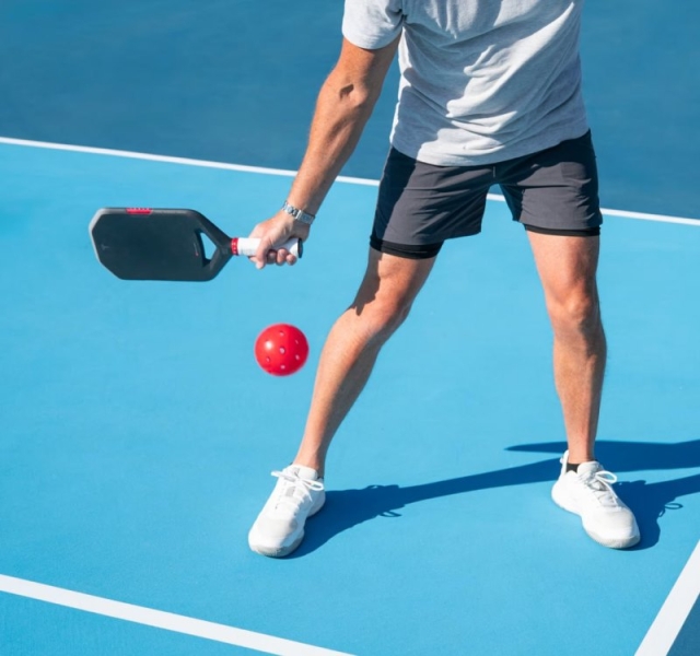 Tesla выпустила ракетку для пиклбола за $350