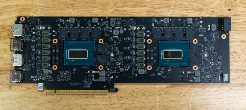 Вышел первый обзор ПК на двухчиповых ИИ-ускорителях Intel Arc Pro B60 &mdash; восемь GPU и 192 Гбайт&nbsp;GDDR6