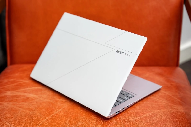 Acer представила ноутбук Swift 16 AI с огромным тактильным трекпадом с поддержкой стилуса