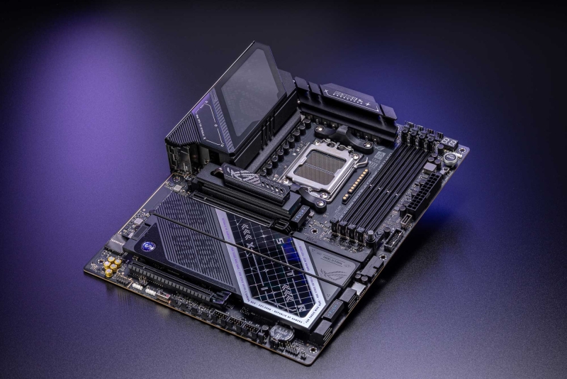 Asus представила плату&nbsp;ROG Crosshair X870E Glacial с огромным экраном и скрытыми PCIe, а также&nbsp;ROG Crosshair X870E Dark Hero