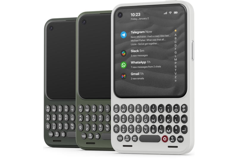 Clicks представила смартфон в стиле BlackBerry и универсальную QWERTY-клавиатуру для смартфонов