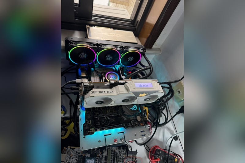 Энтузиаст создал &laquo;GeForce RTX 2080 Ti на максималках&raquo;&nbsp;&mdash; понадобилась пересадка чипов от&nbsp;Titan RTX