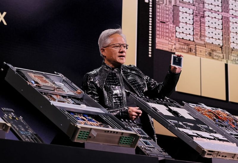 Глава Nvidia показал на CES 2026 образцы ускорителей Rubin и подчеркнул, что их производство идёт полным ходом