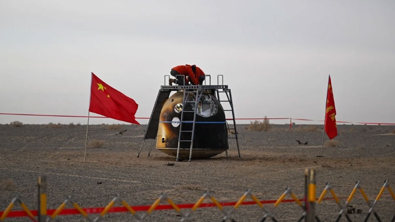 Китай вернул на Землю корабль «Шэньчжоу-20» с трещиной в иллюминаторе