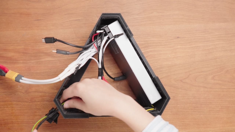 Китаянка собрала универсальную игровую консоль 3-в-1 &mdash; PS5, Xbox Series X и Switch 2 в компактном корпусе