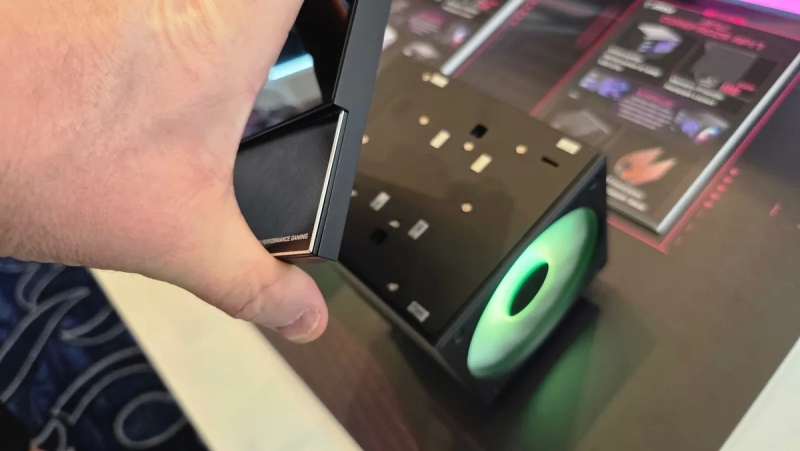 MSI показала кулеры MPG CoreFrozr AP15 и AP17 со съёмными ЖК-дисплеями и оптимизированные для процессоров Ryzen X3D