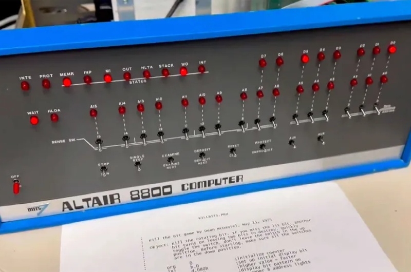 Неисправный компьютер Altair 8800 отремонтировали и впервые запустили спустя 52 года  после выпуска
