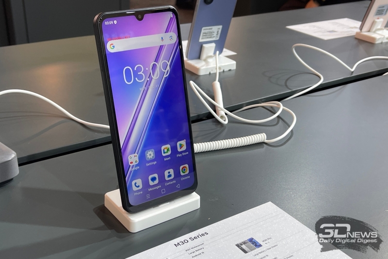 Репортаж со стенда Doogee на CES 2026: защищённые и классические смартфоны с ИИ и большими батареями