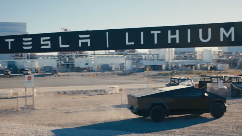 Tesla запустила первый в США завод по переработке лития из руды &mdash; Маск назвал его &laquo;лицензией на печать денег&raquo;
