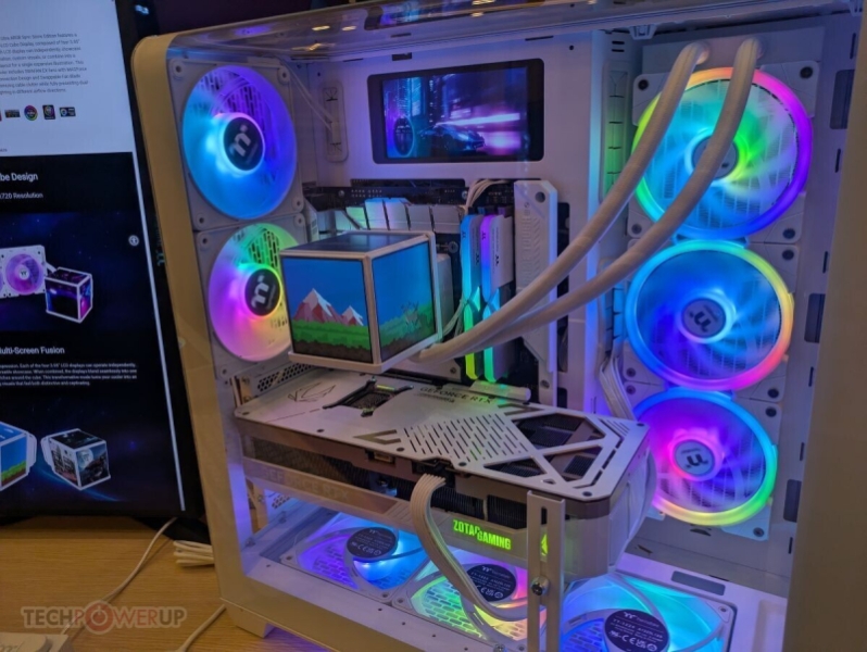 Thermaltake представила СЖО с цветным экраном крупнее, чем у большинства смартфонов