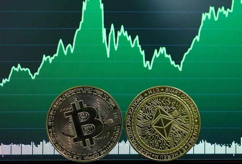 Трамп снова уронил биткоин &mdash; анонс новых пошлин для Европы снизил курс до&nbsp;$92 тысяч