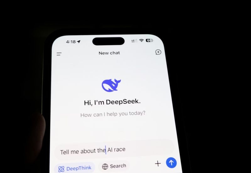 Anthropic обвинила троих китайских конкурентов в дистилляции собственных ИИ-моделей