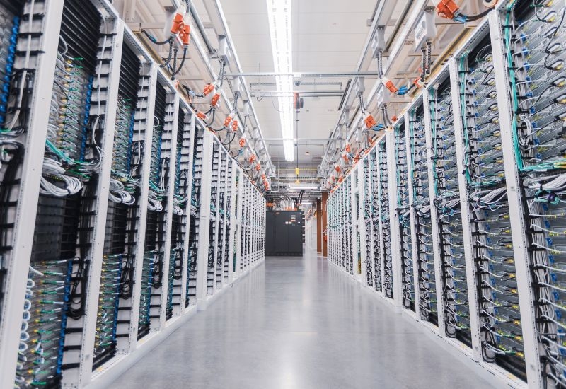 Четвёрка американских бигтехов зальёт ИИ деньгами &mdash; на дата-центры потратят $650 млрд за год