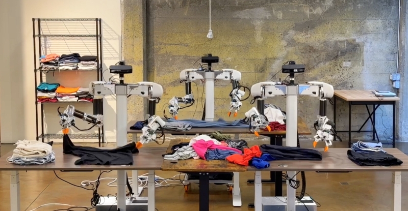 Для самых ленивых: выпущен робот для складывания белья после стирки&nbsp;за $7999