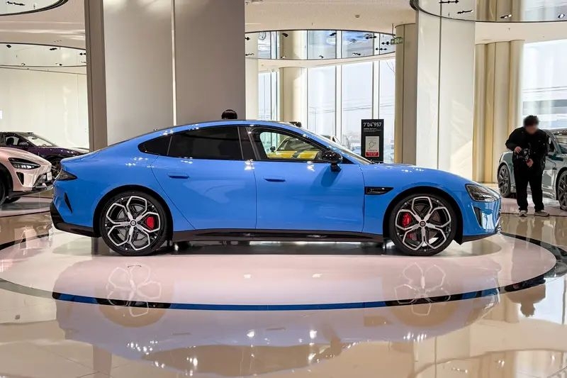 Электромобиль Xiaomi SU7 после рестайлинга показался на фото — он предложит запас хода до 902 км