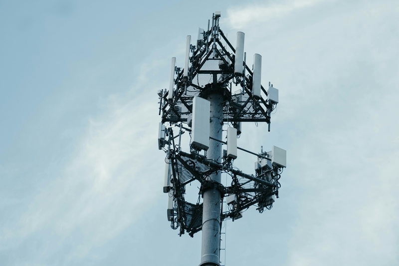 Из-за дорогих частот 5G в России не окупится даже за 10 лет &mdash; операторам могут отдать спектр даром, но с обременениями