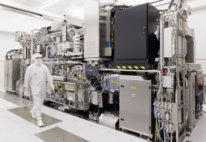 Китайские производители намереваются в пять раз увеличить объёмы выпуска передовых чипов