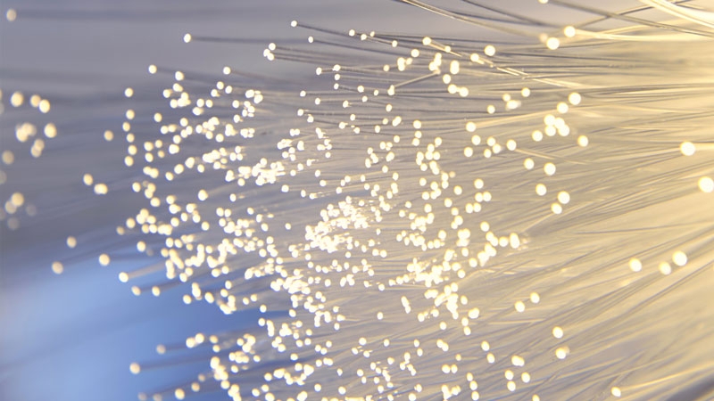 Минцифры наметило масштабную замену &laquo;меди&raquo; на оптоволокно &mdash; за отказ связь смогут отключить