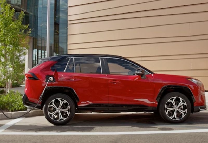 Подзаряжаемые гибриды потребляют гораздо больше топлива, чем заявлено, показало исследование