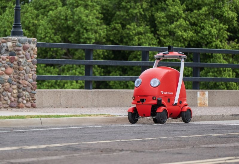 Разработчики человекоподобных роботов теперь стараются делать их милыми и больше похожими на людей