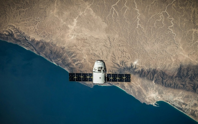 Starlink стал золотой жилой SpaceX и скоро расширится &mdash; от спутниковых ИИ-гаджетов до контроля орбиты