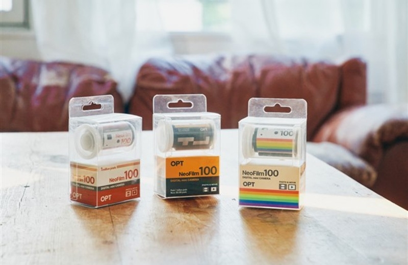 В Японии вышла цифровая камера-брелок OPT100 Neo Film в виде катушки 35-мм пленки