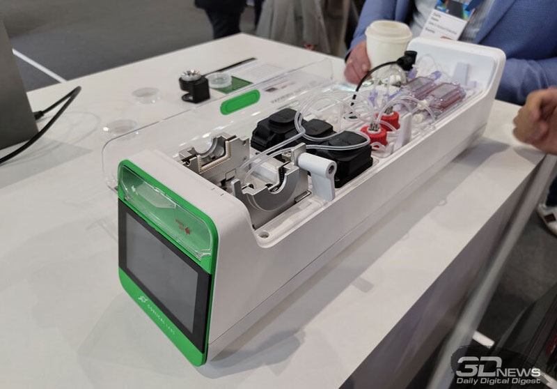 Выращенный на чипе живой мозг сыграл в DOOM — не слишком умело, зато сам