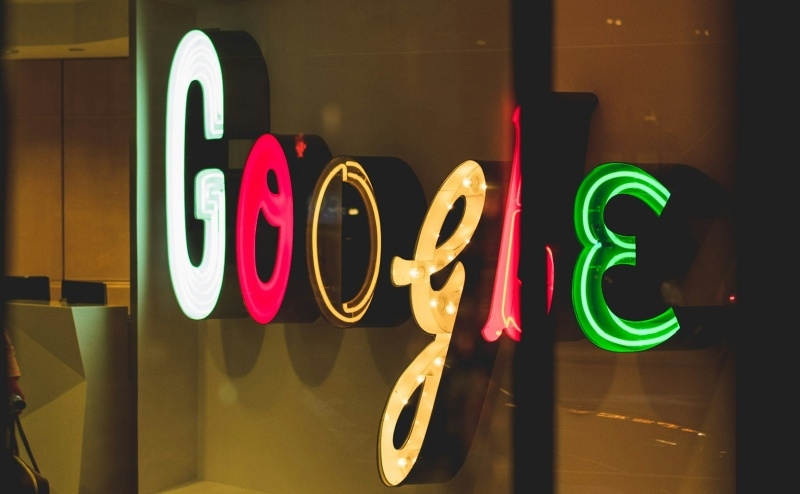 Google &laquo;перестал кормить&raquo; сайты &mdash; трафик из поиска обрушился, а ИИ даёт меньше 1 % переходов