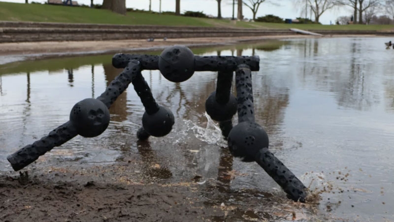 ИИ позволили творить, и он создал робота-терминатора &mdash; неказистого, но неубиваемого