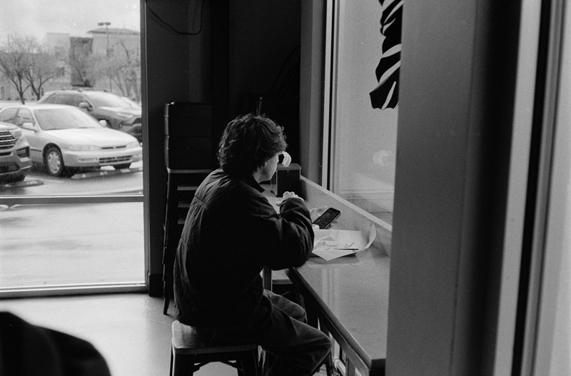 Москвичи вынужденно пересели на Wi-Fi: трафик публичных точек доступа вырос в разы из-за отключений мобильного интернета