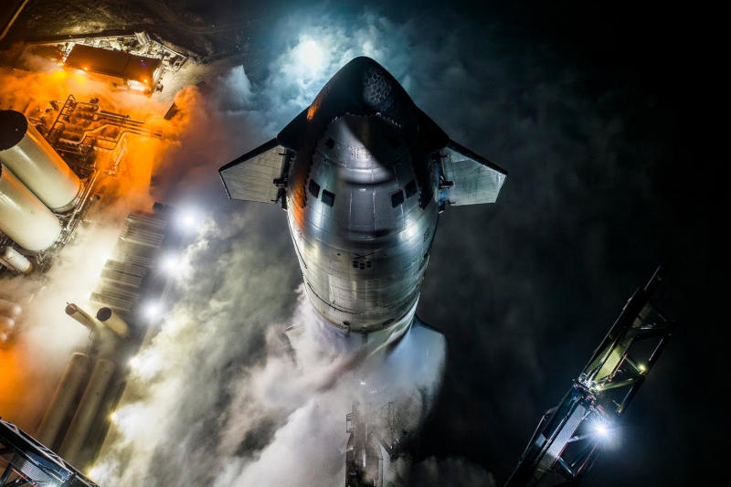 NASA и SpaceX поспорили о ручном управлении при посадке на Луну